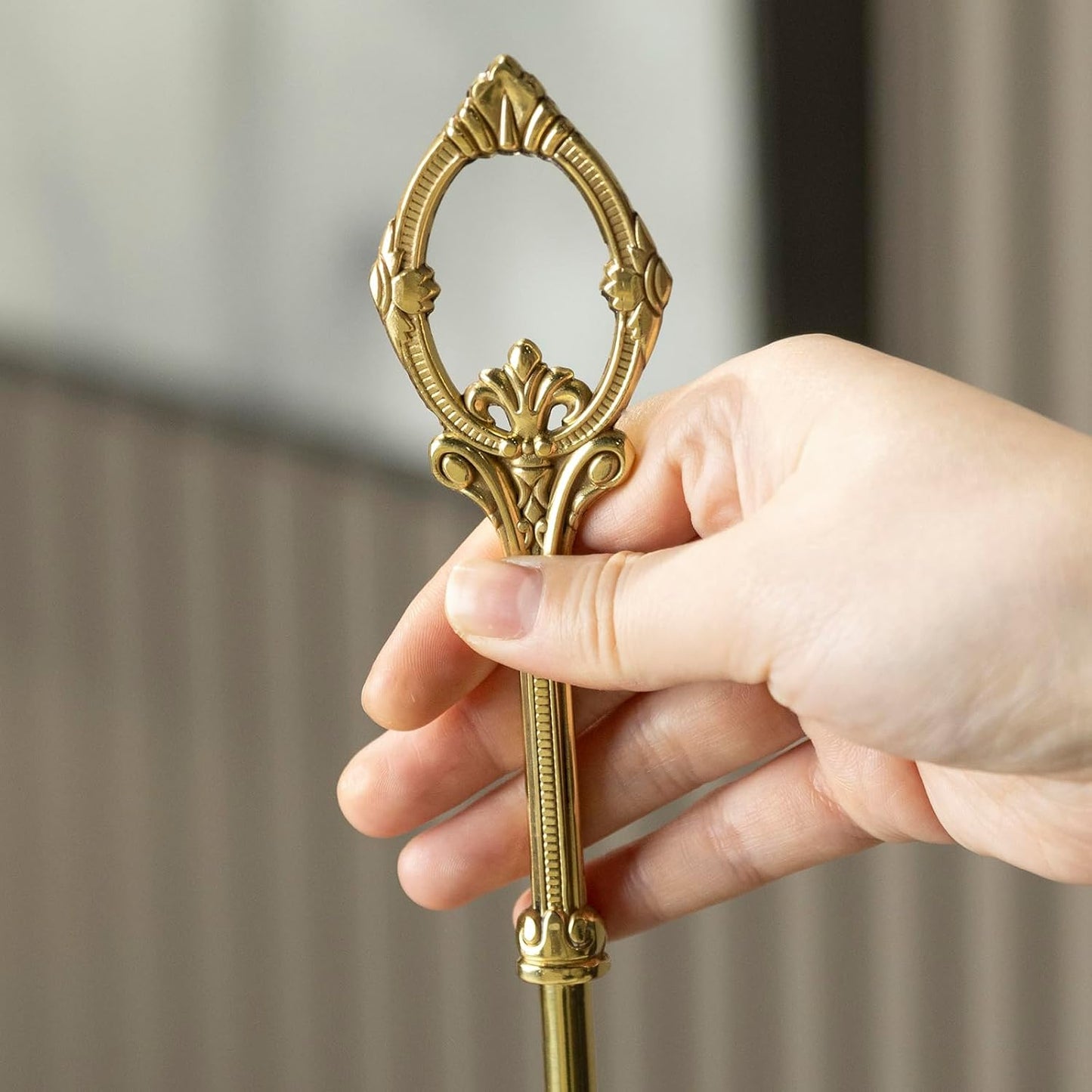 Shoe Horn Long Handle Brass Metal 24 inch ，Horse Head Decoration Shoe Horn for woman- Durable and Sturdy