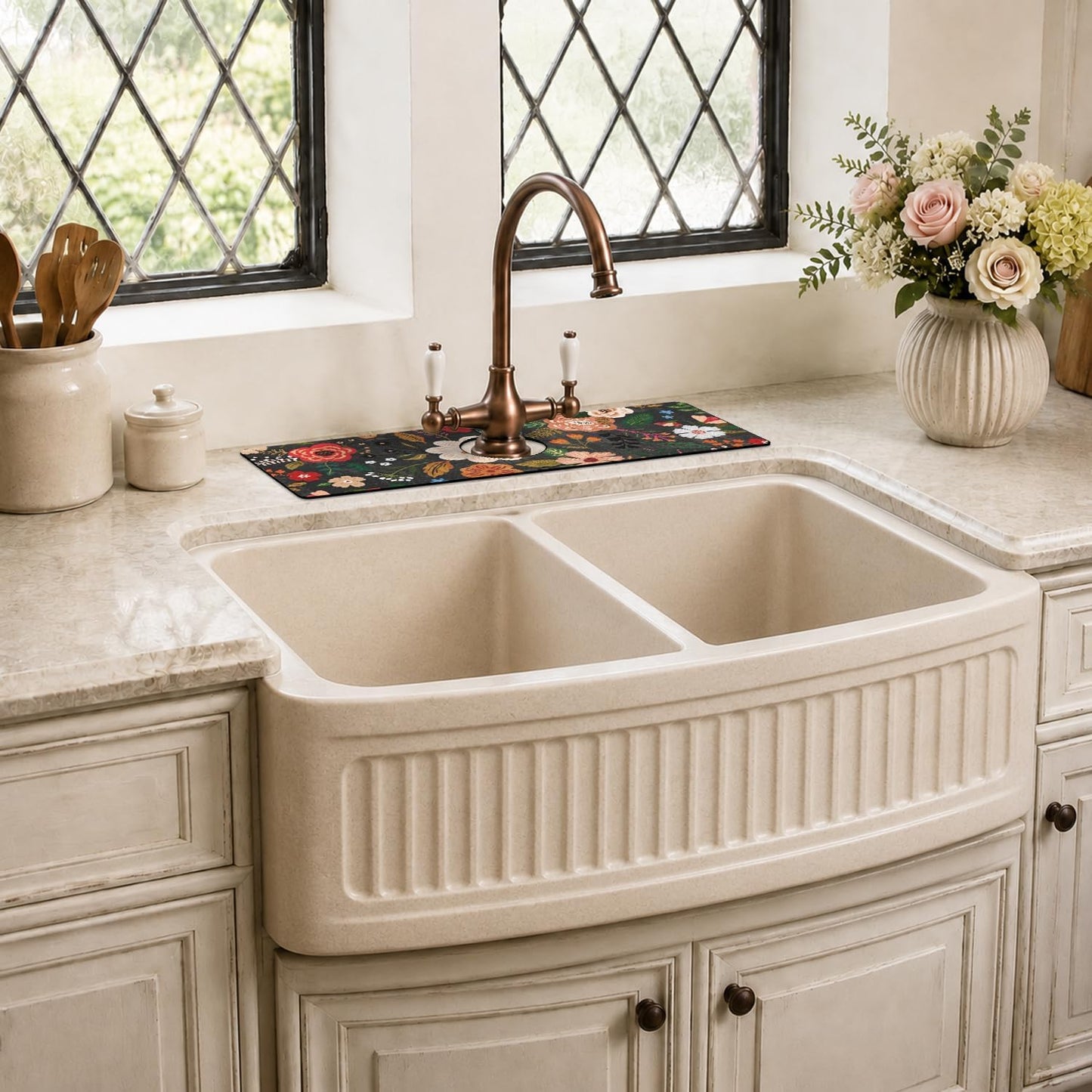 Light Brown White Checkered Kitchen Sink Splash Guard Faucet Mat,Faucet Non-Slip Absorbent Mat,Farmhouse Sink Splash Guard Behind Faucet for Kitchen Bathroom, 15"x5.5"