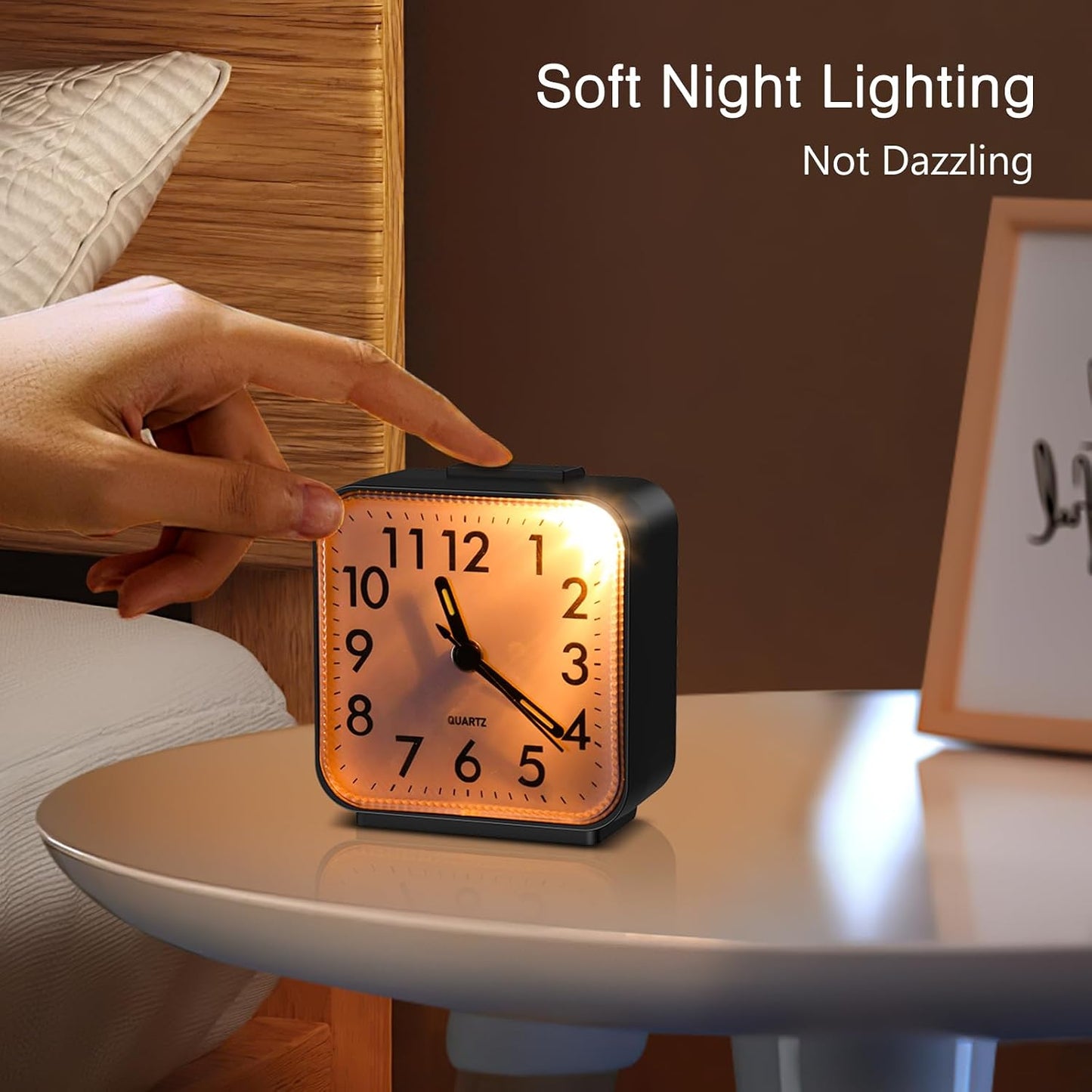 ORIA Analog Alarm Clock, Battery Operated Analog Travel Clock, Small Bedside Clock with Night Light, Snooze, Gradual Rise Alarm, for Bedroom, Office, Travel