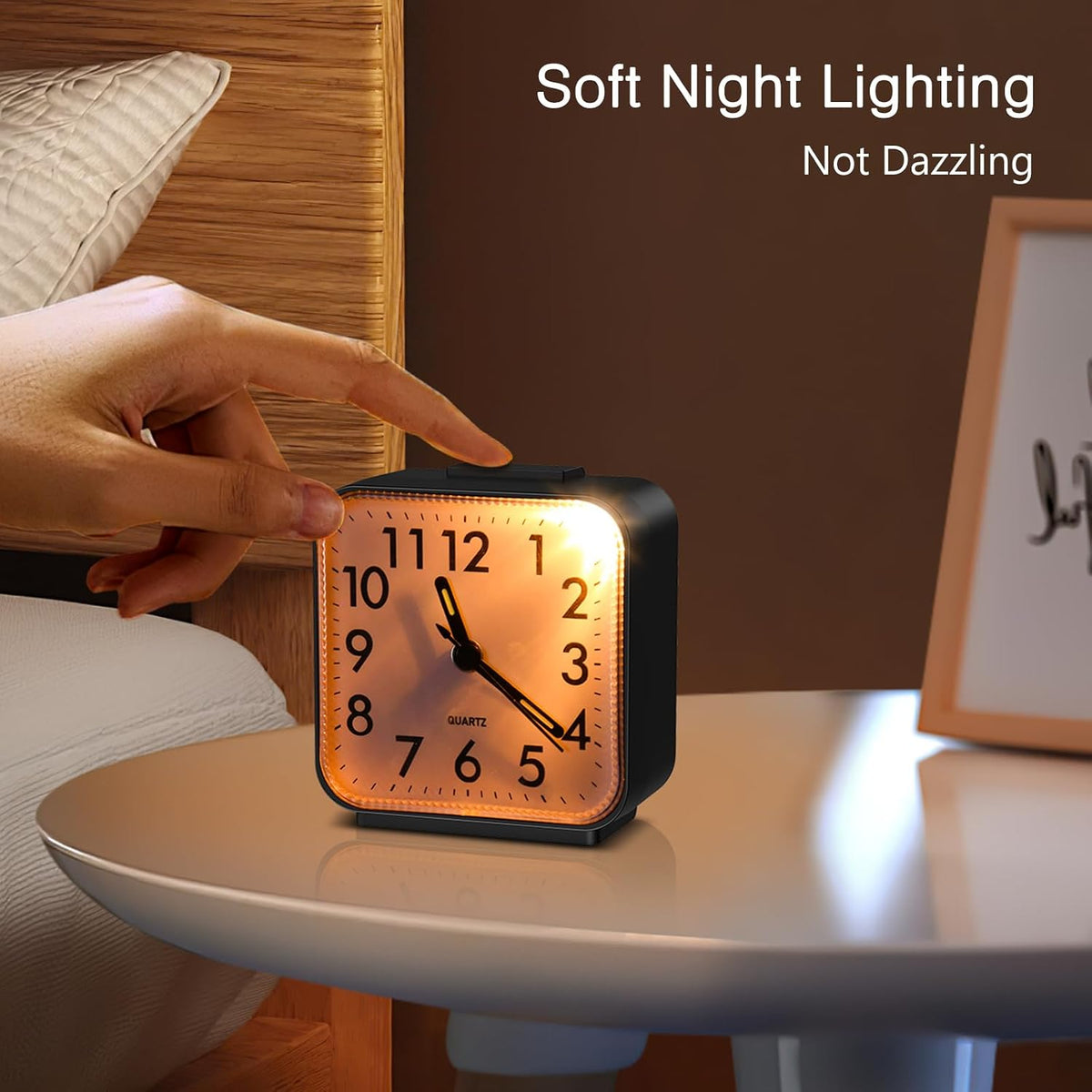 ORIA Analog Alarm Clock, Battery Operated Analog Travel Clock, Small Bedside Clock with Night Light, Snooze, Gradual Rise Alarm, for Bedroom, Office, Travel
