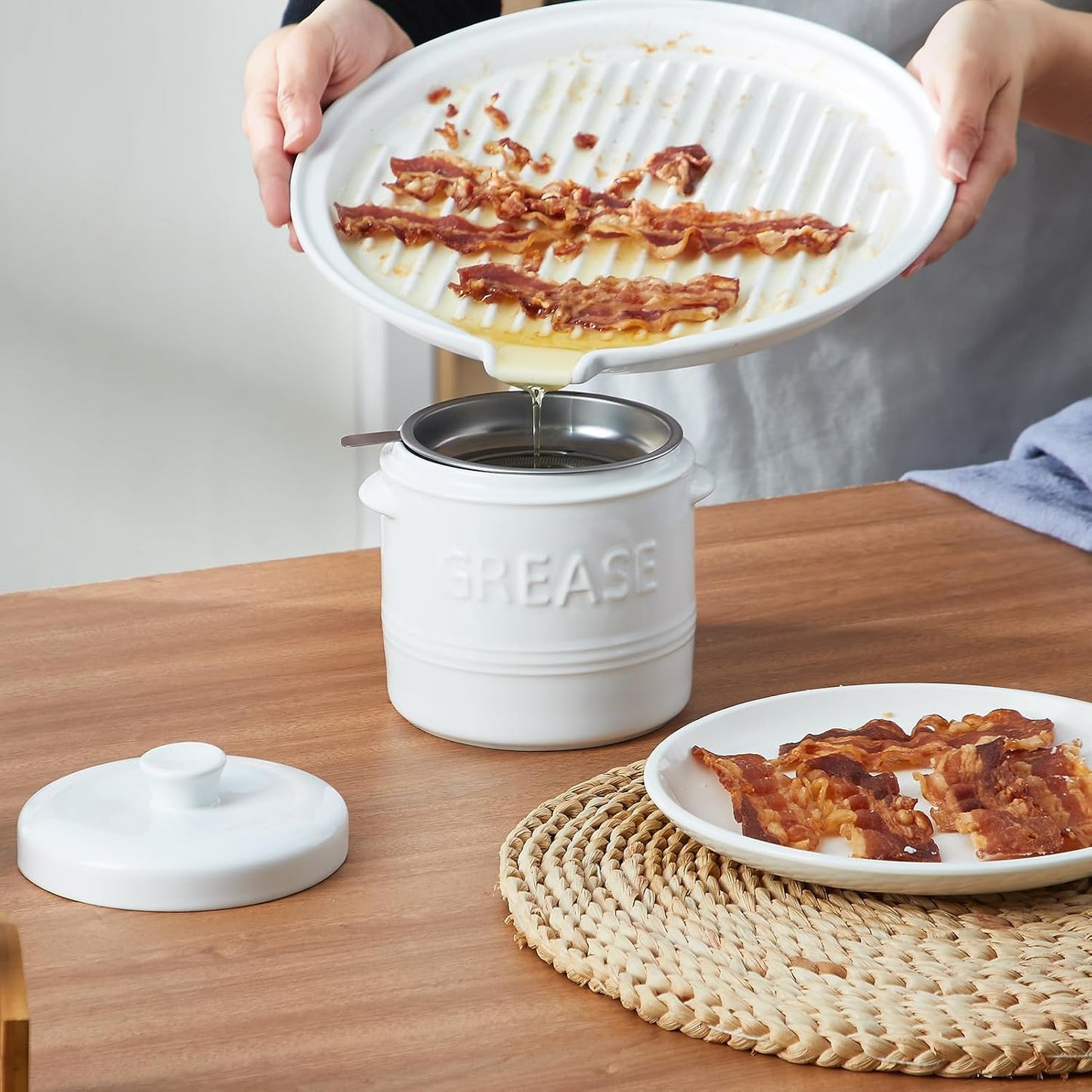 ONEMORE Microwave Bacon Cooker, Ceramic Bacon Tray with Splatter Cover | Meat Rack for Oven Cooking Crispy Bacon Maker with Collapsible Lid - 13 inch Round Bacon Dish Plate, Dishwasher Safe, White