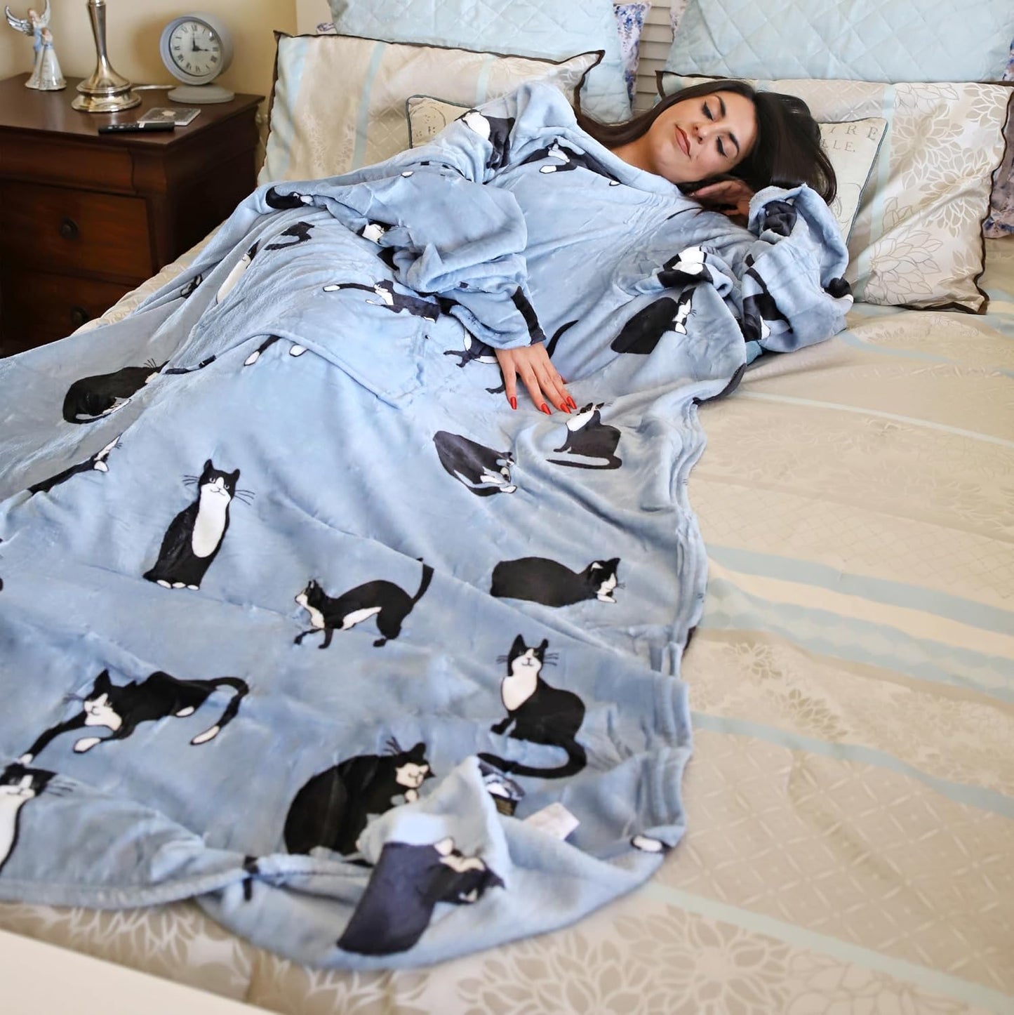 Solaris Wearable Blanket with Sleeves for Adults, Softness Comfort Warmth Fleece Gift for Women Men, Snuggy Body Throw TV Blanket for Home Office Lounge, Gift for Your Lover