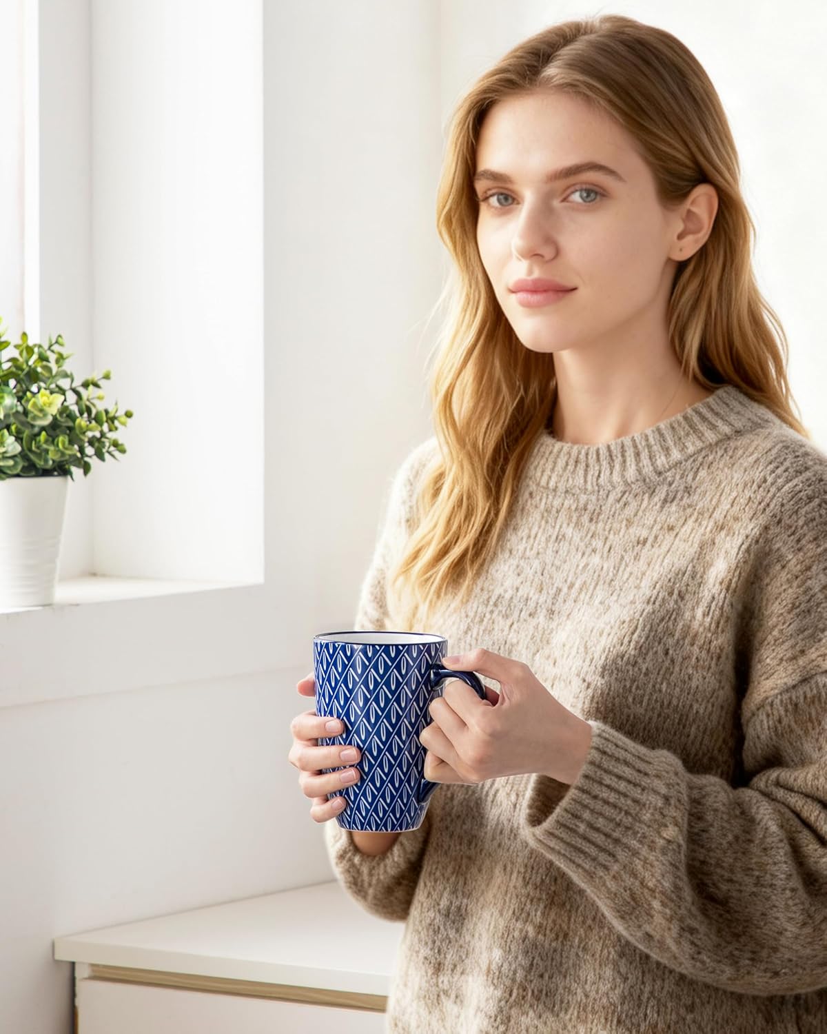 vancasso SELENE Porcelain Tea Mug, 18 oz Porcelain Tea Cup with Infuser and Lid Steeps Loose Leaf Tea, Microwave & Dishwasher Safe, Five-Leaf Clover