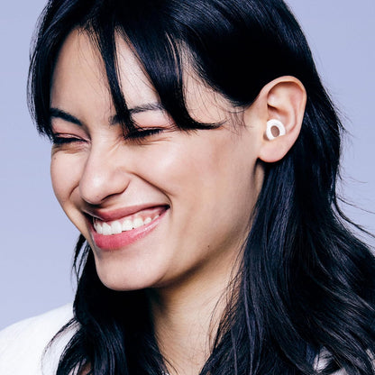 Loop Quiet - Ear Plugs for Sleep – Super Soft, Reusable Hearing Protection in Flexible Silicone for Noise Reduction & Flights - 8 Ear Tips in XS/S/M/L - SNR 24dB & NRR 14 Noise Cancelling - White