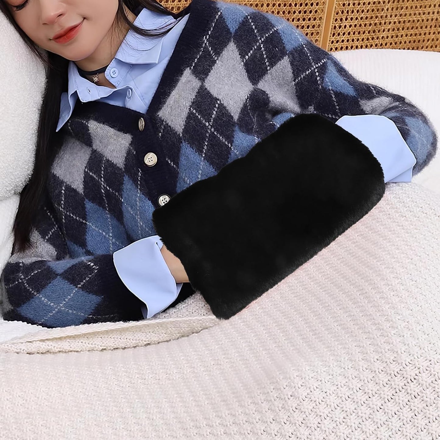 ULTECHNOVO Plush Hand Muff Warmer Portable Hand Pouch Muff Clothing Accessory Delicate Appearance for Traveling and Shopping in Cold Weather