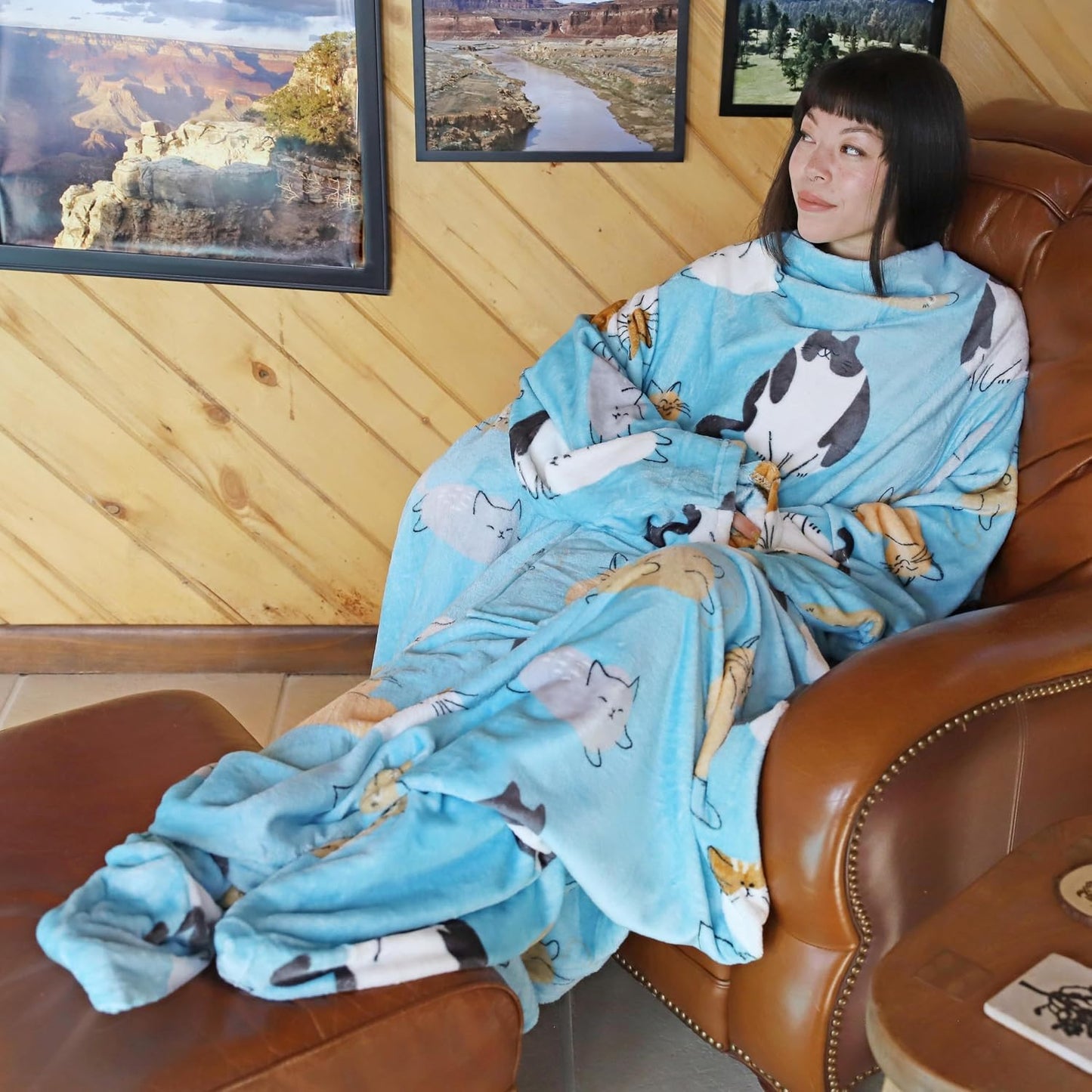 Catalonia Wearable Blanket with Sleeves & Foot Pocket for Adults | Soft Fleece Throw Wrap with Hands-Free Comfort, Perfect for Reading, TV Time & Relaxing, Christmas Gift for Women & Men