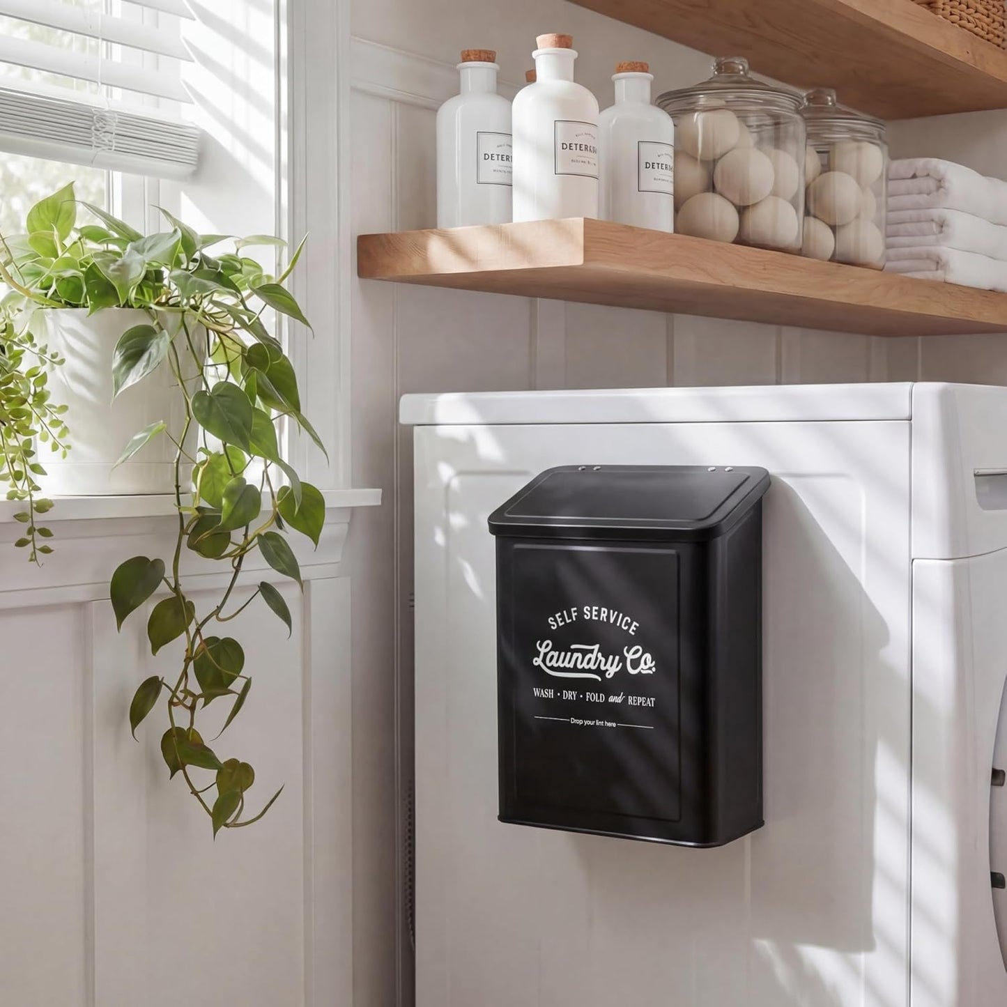 MONJITA Magnetic Lint Bin for Laundry Room, Wall Mounted Lint Trash Can with Lid for Dryer, Laundry Room Organization and Storage with Brush(Black)