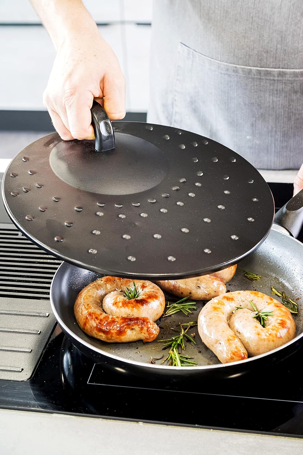 KitchenCraft Frying Pan Splatter Guard Lid with Handle, Metal Pan Lid, Dishwasher-Safe 31 cm (12''), Black