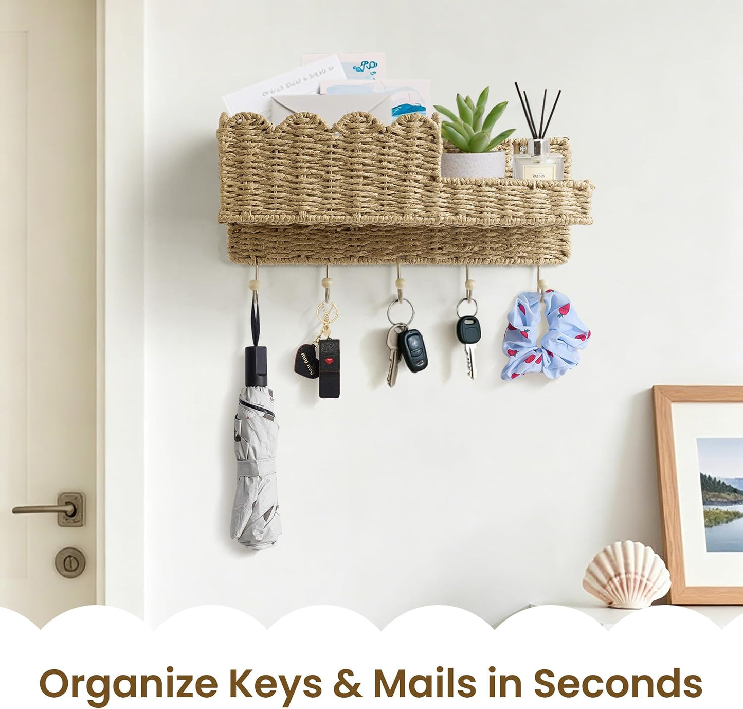 Scalloped Woven Wall Mount Key Holder with 5 Hooks, Decorative Paperstraw Mail Organizer for Entryway, Wave Design Ratten Key Rack, Entryway Organizer, Living Room & Hallway Decor, Natural