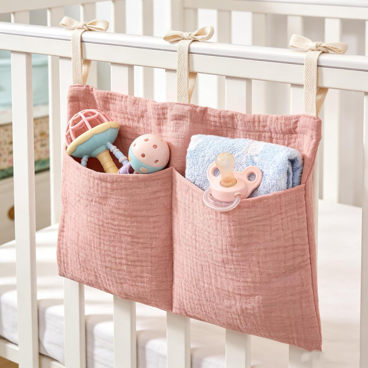 Baby Bedside Hanging Storage Bag Muslin Cotton Teddy Bear, Crib Diaper Caddy Organizer 2 Pockets, Nappy-Dormitory Nursery Organization Holder for Cribs, Playard or Wall Milk Bottle Bib Organizing