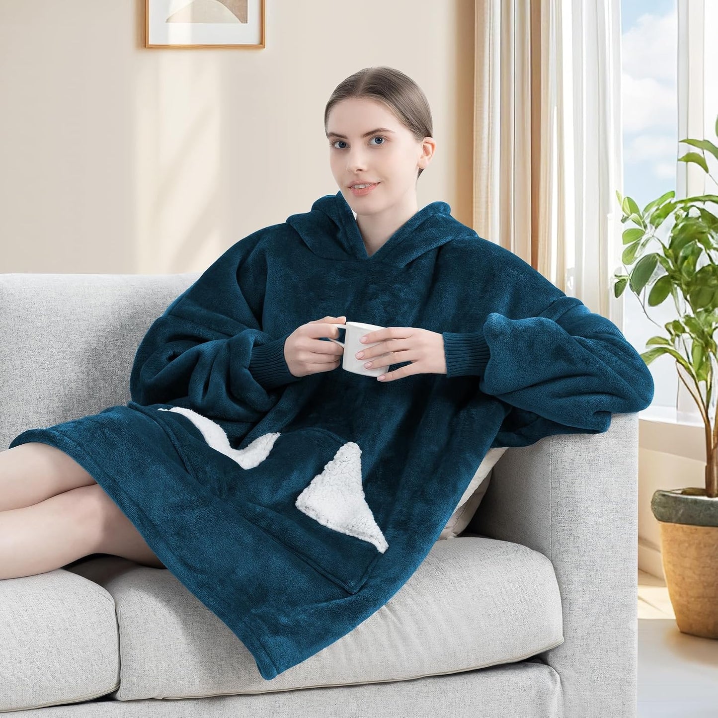 Wearable Blanket Hoodie, Oversized Sherpa Fleece Sweatshirt Blanket with Giant Hood Pocket and Sleeves for Adult, Warm & Cozy Grey Blanket Gifts for Women
