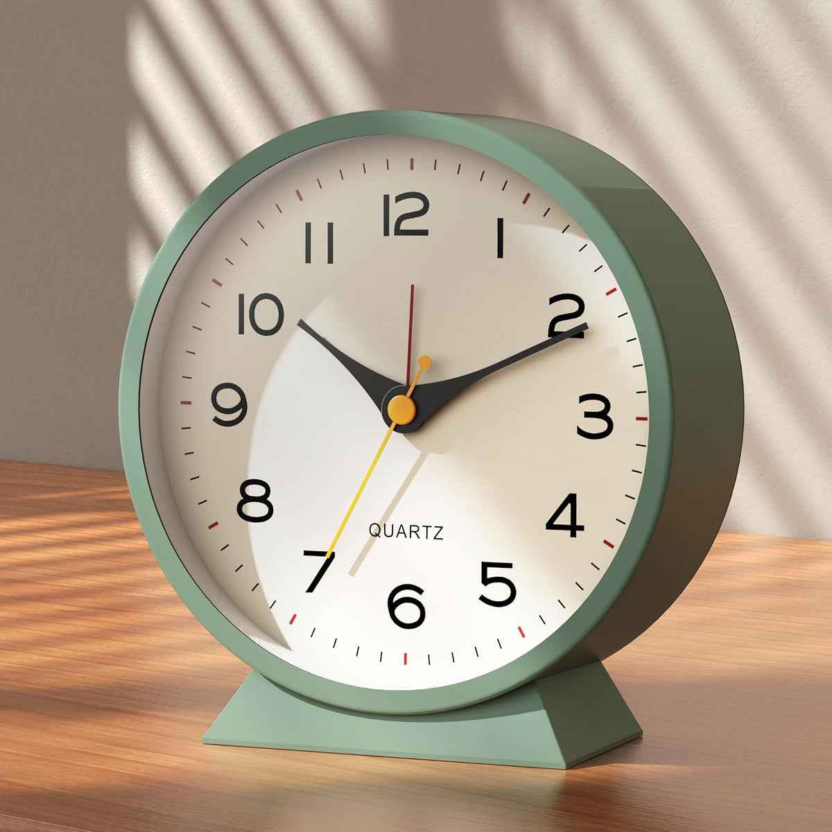 AYRELY® 4.5" Analog Alarm Clock, Small Retro Desk Clock and Table Clock