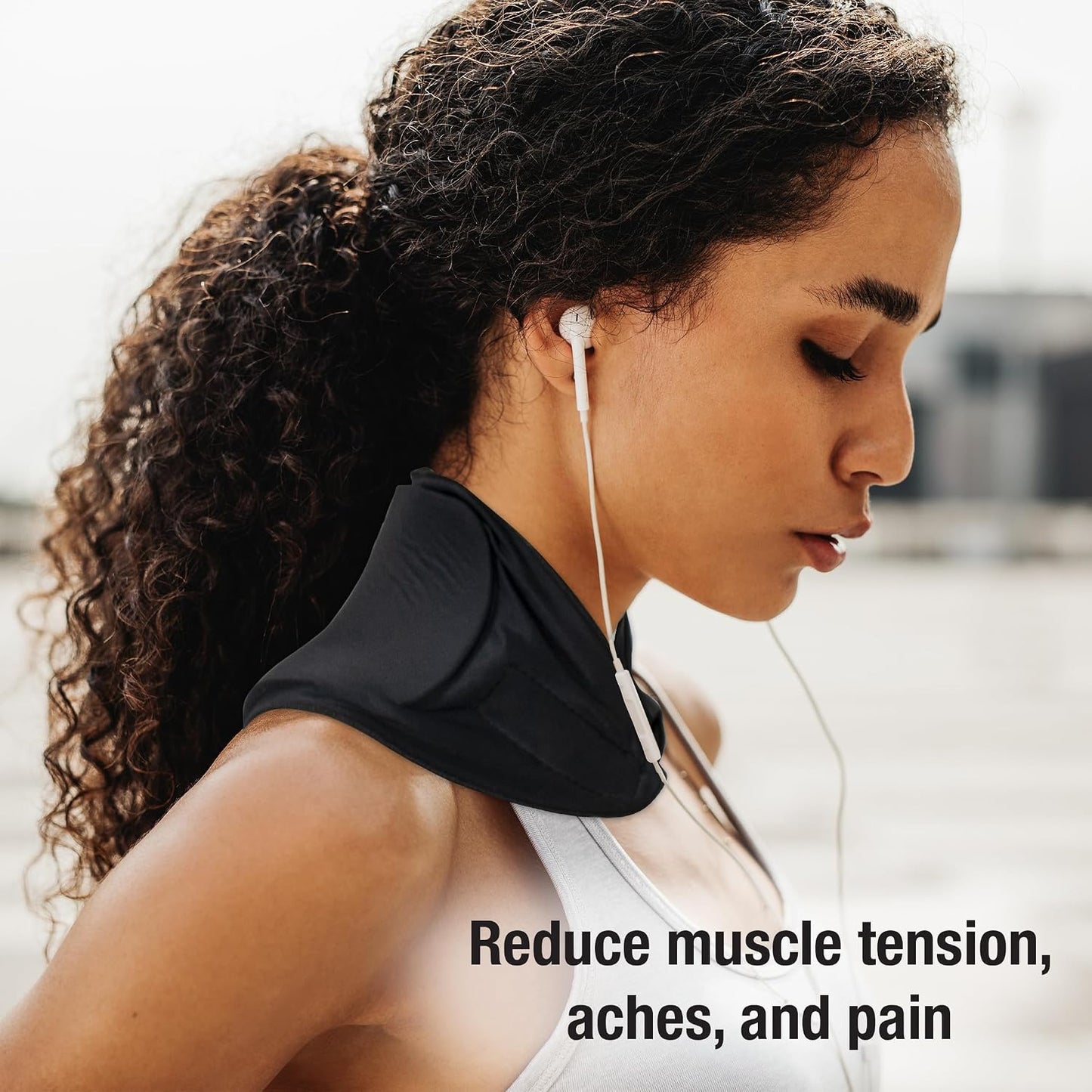 Eurow Luxe Hot & Cold Therapy Gel Neck Wrap, Adjustable One-Size for Neck, Shoulder, Back Pain Relief, Reusable, Contoured, Portable & Weighted for Comfort, Black