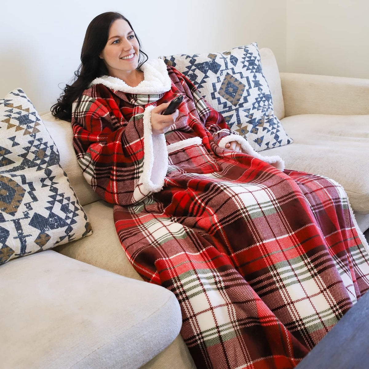 Catalonia Sherpa Wearable Blanket with Sleeves and Pocket for Adults
