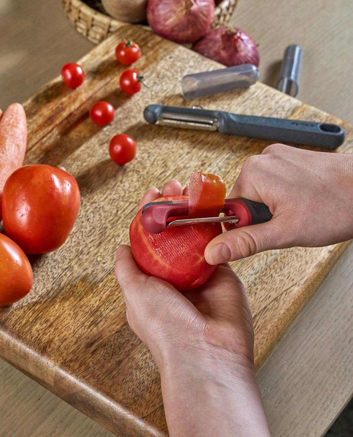 Zyliss 2 Piece Peeler Set with Universal & Soft Skin Peelers, Wheat Straw Handles, Stainless Steel & Micro-Serrated Blades, Eco-Friendly Dual Peeler Set for Fruits & Vegetables