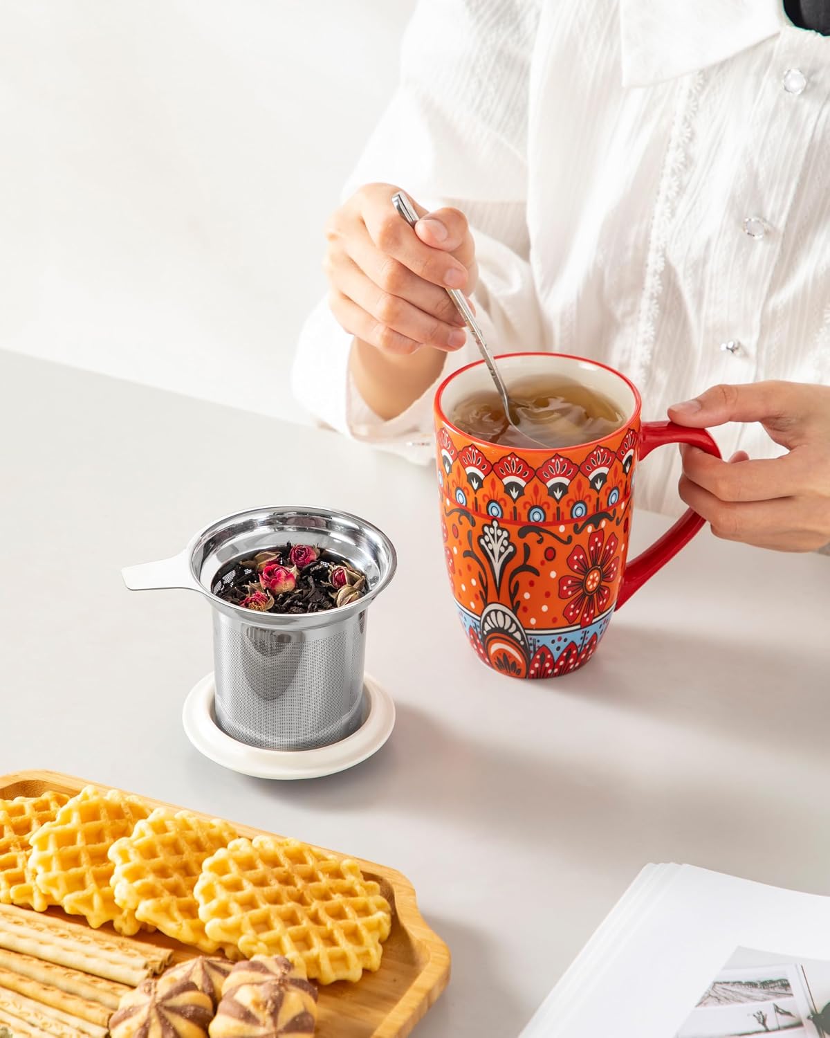 vancasso 18 Oz Tea Infuser Mug with Lid, Mint Petal Whirl | Eye catching Bohemian pattern, adds charm to any tea corner, ceramic mug with infuser, microwave and dishwasher safe