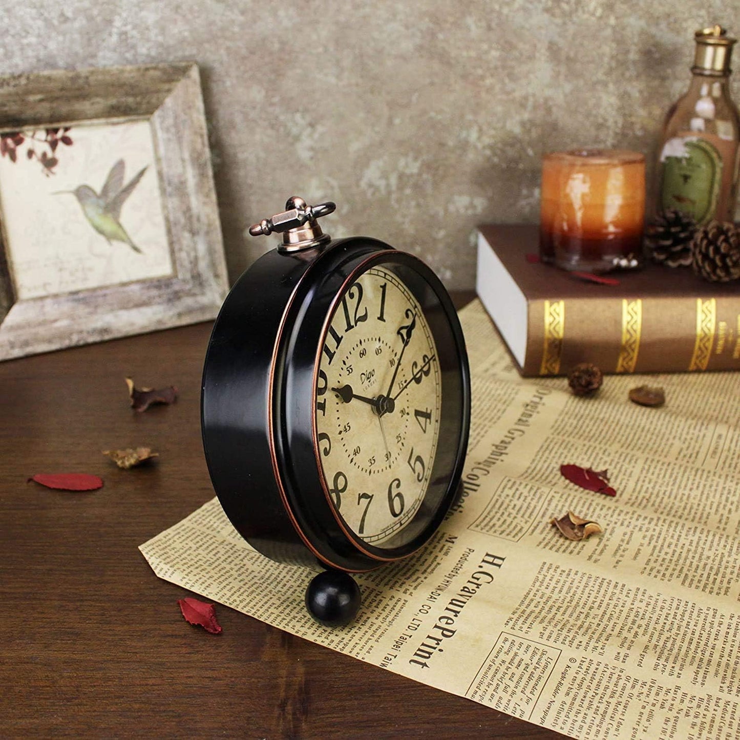 Maxspace 5.2in Analog Clock, Retro Silent Desk Clock Non-Ticking & Battery Operated with Quartz Movement,Clock Decor for Bedroom Living Room