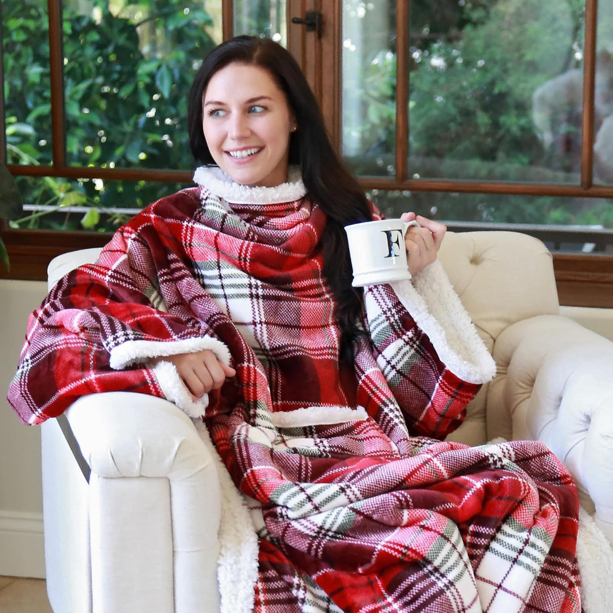 Catalonia Sherpa Wearable Blanket with Sleeves and Pocket for Adults