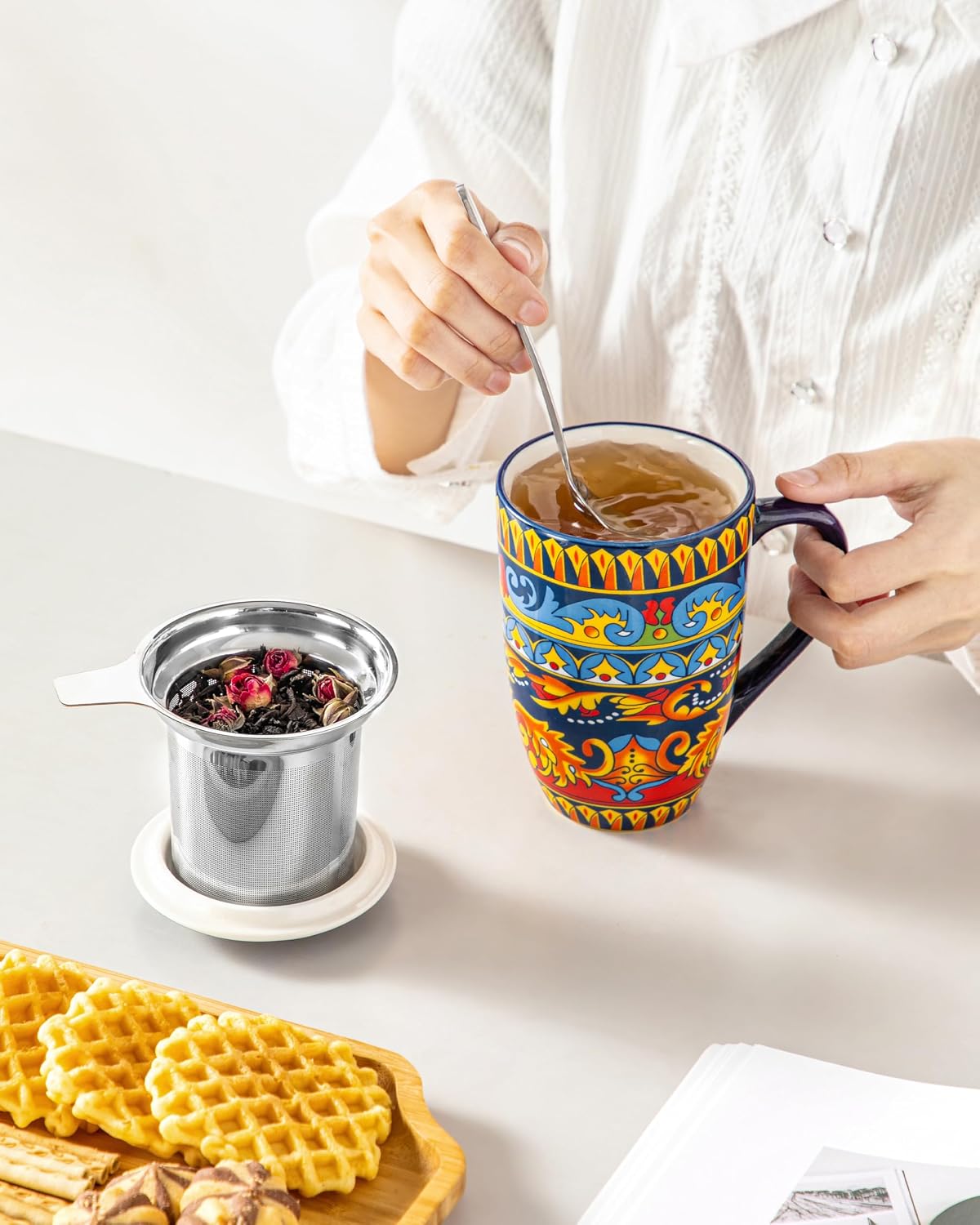 vancasso 18 Oz Tea Infuser Mug with Lid, Mint Petal Whirl | Eye catching Bohemian pattern, adds charm to any tea corner, ceramic mug with infuser, microwave and dishwasher safe