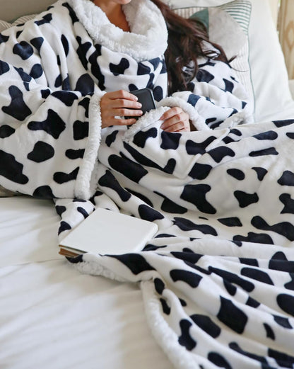 Catalonia Sherpa Wearable Blanket with Sleeves and Pocket for Adults