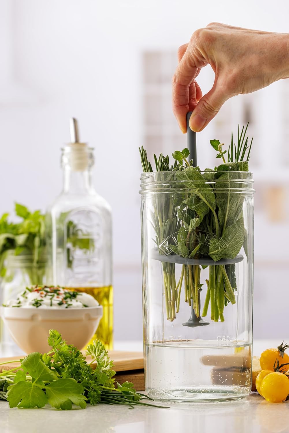 Kilner Herb Keeper Set | Keep Herbs Fresh for Up to 3 Weeks | 1L Wide Mouth Jar with Stainless Steel Lid & Silicone Lifter | Easy-to-Use for Home-Grown or Store-Bought Herbs | Recipe Booklet Included