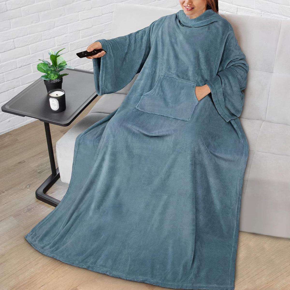 PAVILIA Blanket with Sleeves for Adult Women Men, Soft Warm Wearable Blanket Fleece Wrap Throw, Robe Blanket Gift