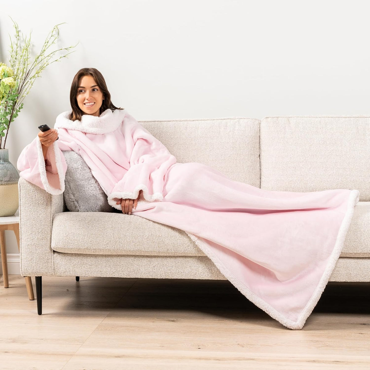 PAVILIA Wearable Blanket with Sleeves and Pocket for Women Men, Sherpa Trim