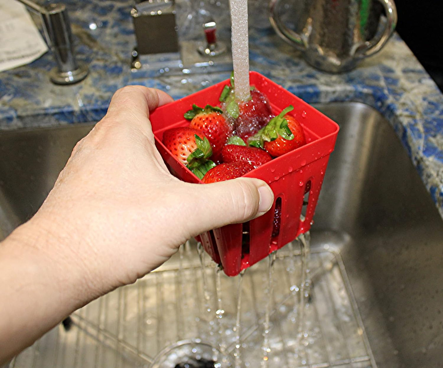Home & Style Produce Storage Container with Colander – Rinse, Drain & Keep Fruits Fresh – BPA-Free Fridge Fruit Saver with Lid – Ideal for Strawberries, Blueberries & Vegetables