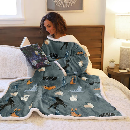 Catalonia Sherpa Wearable Blanket with Sleeves and Pocket for Adults