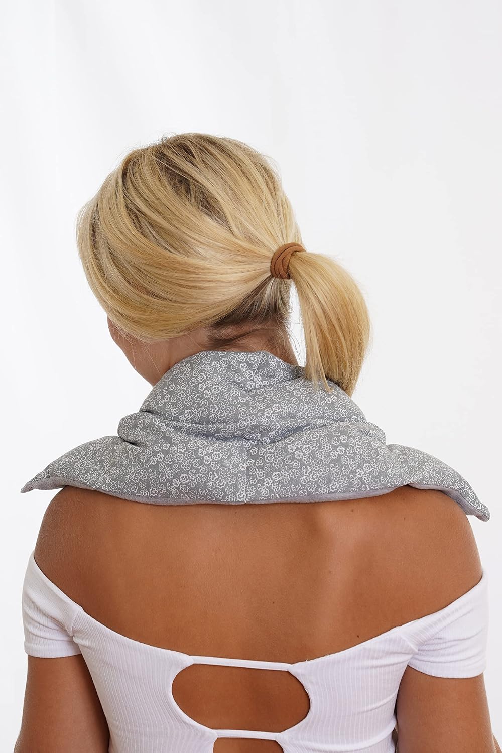 SacksyThyme Microwaveable Heating Pad - Microwave Neck and Shoulder Wrap for Moist Hot Therapy - Hot & Cold Compress for Relaxation & Stress Relief - Flaxseed - Made in USA - 22"x6", Grey