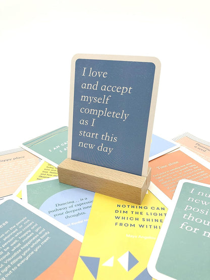 The Little Box of Mindful Meditations: 52 Cards With Simple Steps To Calm Your Mind