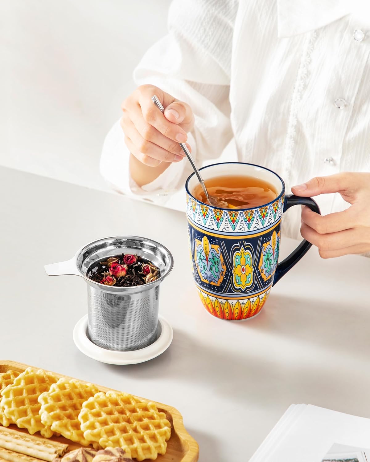 vancasso 18 Oz Tea Infuser Mug with Lid, Mint Petal Whirl | Eye catching Bohemian pattern, adds charm to any tea corner, ceramic mug with infuser, microwave and dishwasher safe