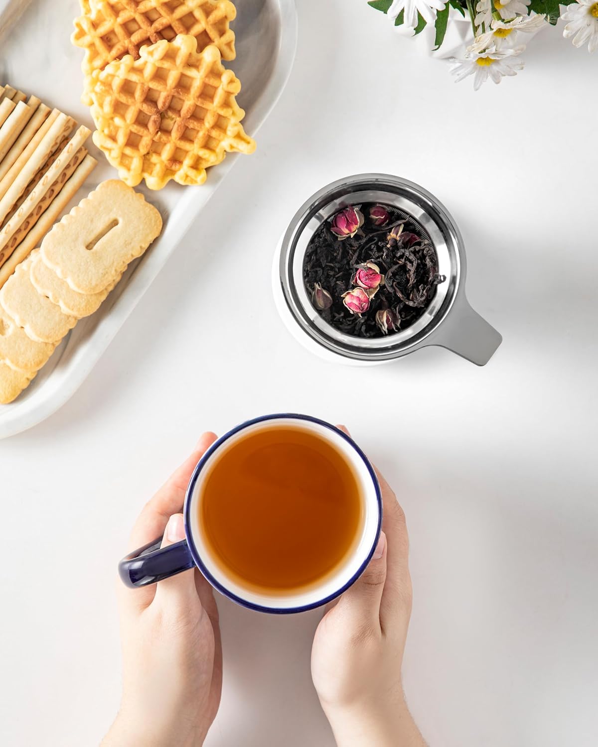 vancasso SELENE Porcelain Tea Mug, 18 oz Porcelain Tea Cup with Infuser and Lid Steeps Loose Leaf Tea, Microwave & Dishwasher Safe, Five-Leaf Clover