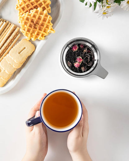 vancasso SELENE Porcelain Tea Mug, 18 oz Porcelain Tea Cup with Infuser and Lid Steeps Loose Leaf Tea, Microwave & Dishwasher Safe, Five-Leaf Clover