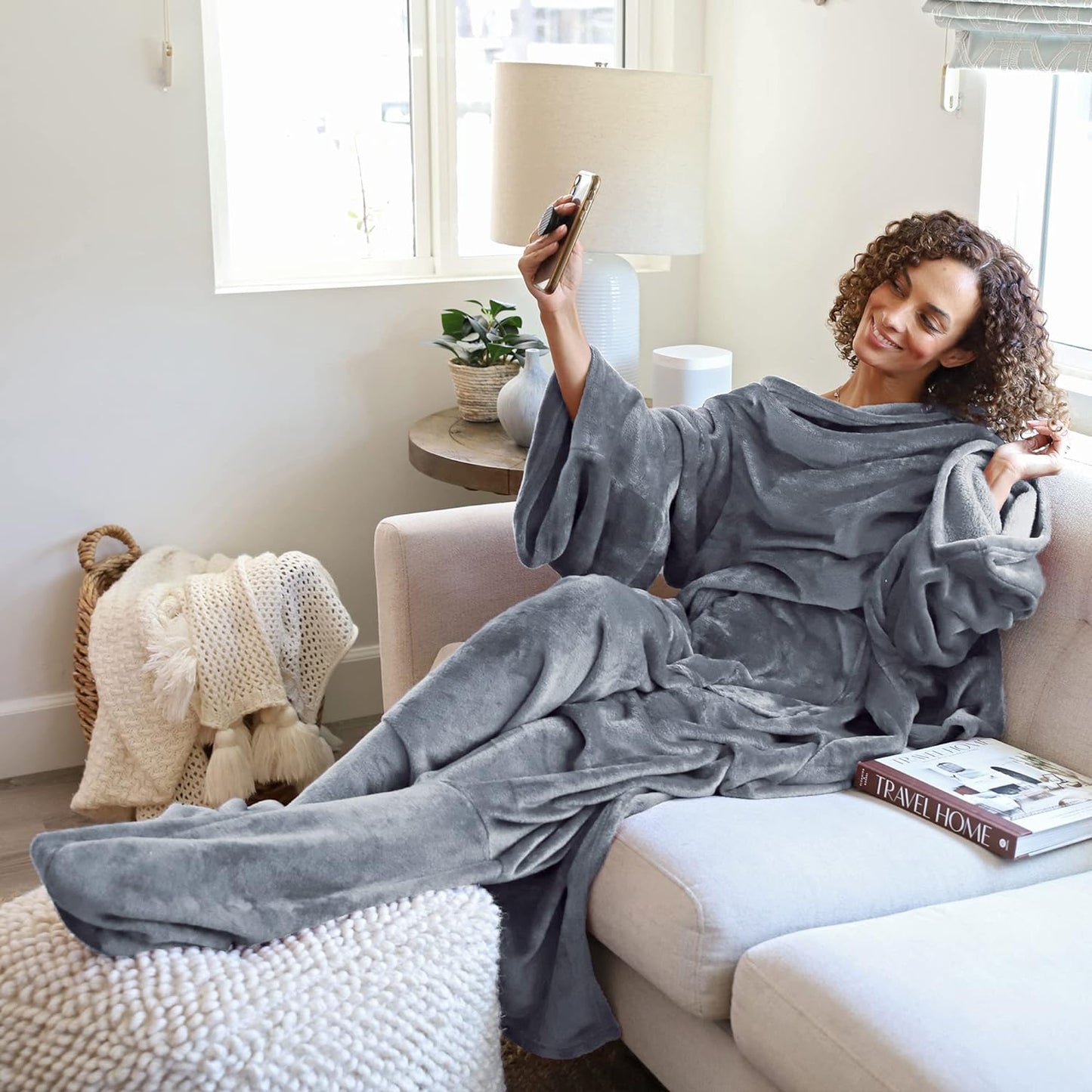 Catalonia Wearable Blanket with Sleeves & Foot Pocket for Adults | Soft Fleece Throw Wrap with Hands-Free Comfort, Perfect for Reading, TV Time & Relaxing, Christmas Gift for Women & Men