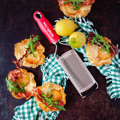 Microplane Gourmet Series Cheese Grater with Soft Touch Handle (Extra Coarse, Black)