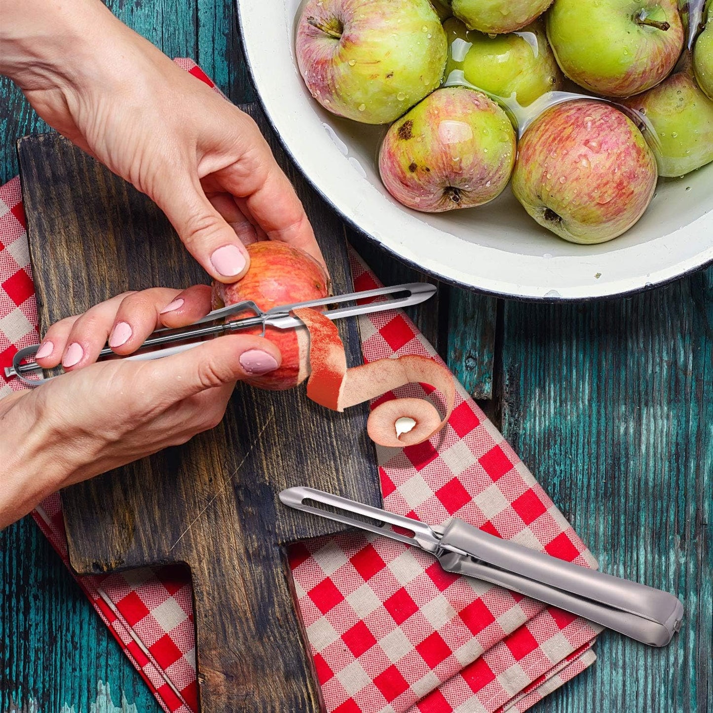 Mudder 5 Pieces Vegetable Fruit Peelers Stainless Steel Rotary Peelers Carrots Potatoes Peeling Tools for Home and Kitchen, with Ergonomic Safety and Control Handle