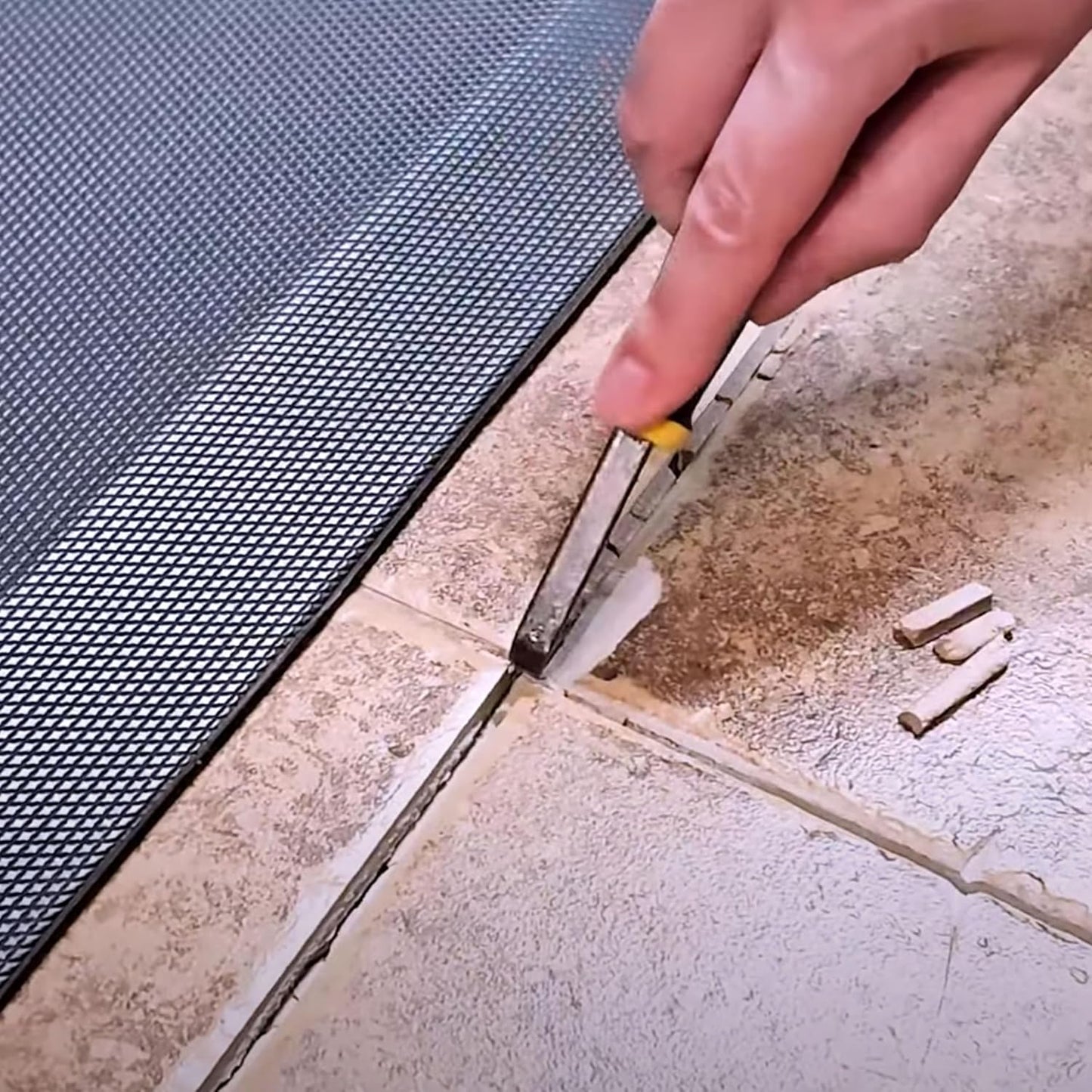 ALLWAY GCR Grout & Caulk Removal Tool | Soft-Grip Handle, Remove Old Putty, Loose Caulk Beads, Crumbling Tile Grout