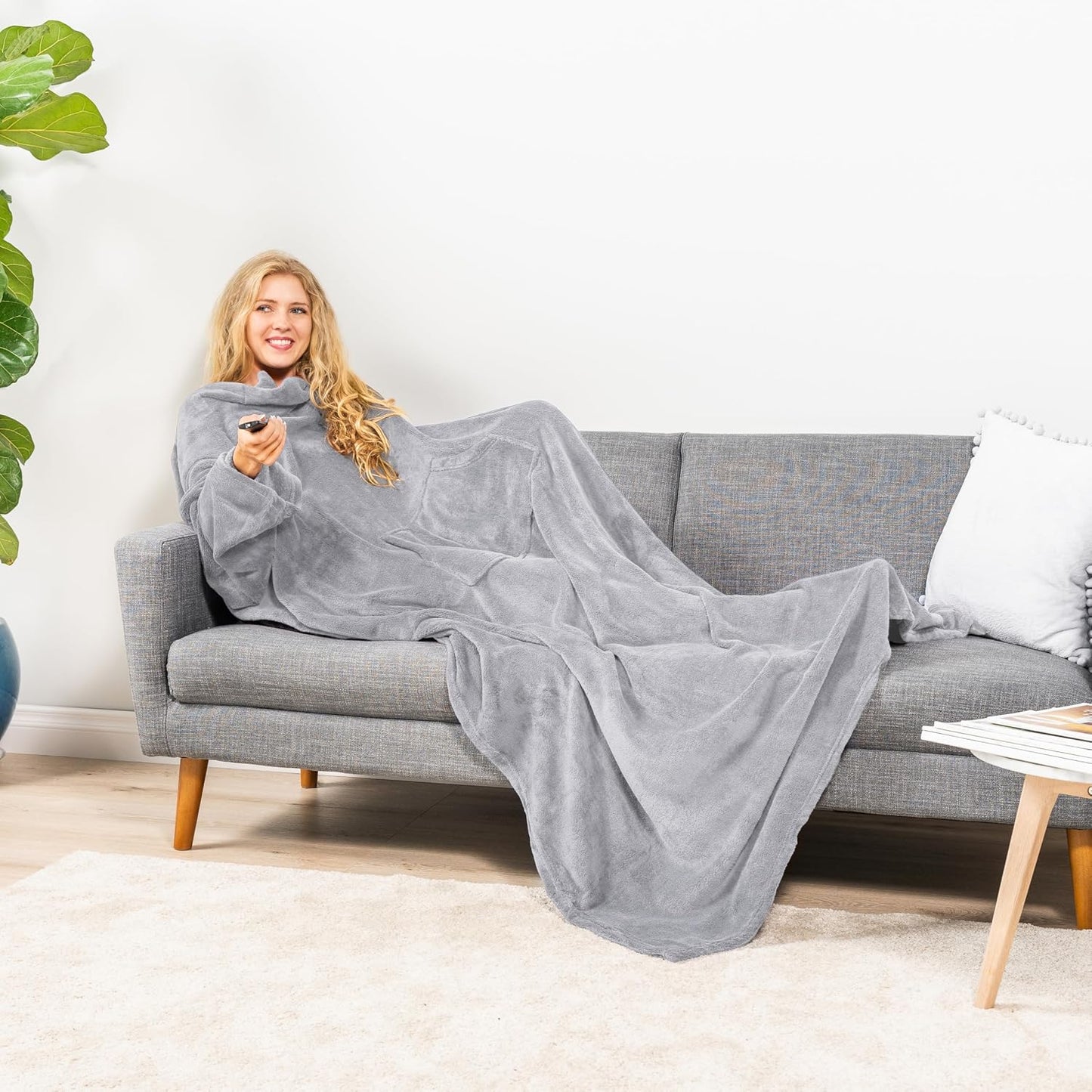 PAVILIA Blanket with Sleeves for Adult Women Men, Soft Warm Wearable Blanket Fleece Wrap Throw, Robe Blanket Gift