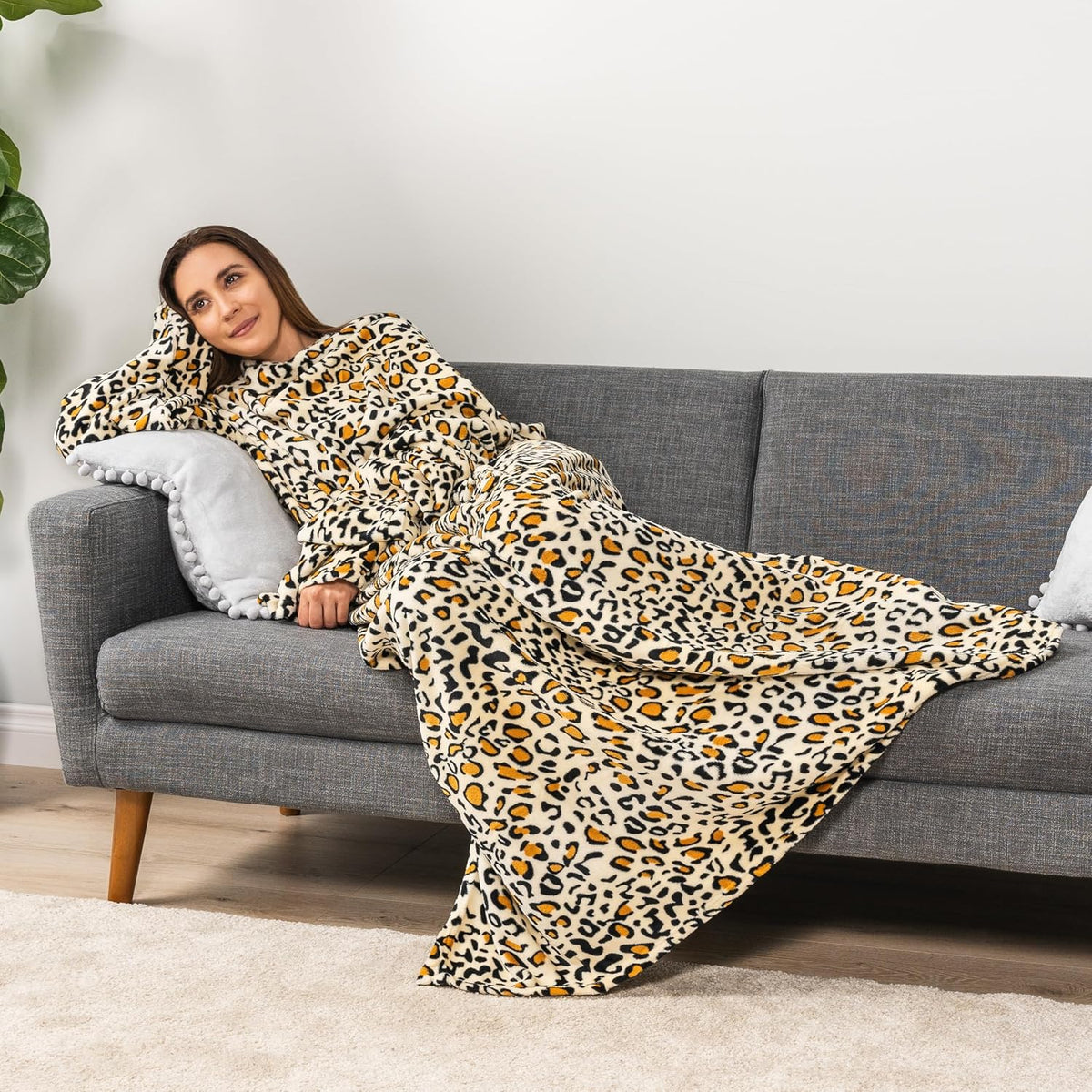 PAVILIA Blanket with Sleeves for Adult Women Men, Soft Warm Wearable Blanket Fleece Wrap Throw, Robe Blanket Gift