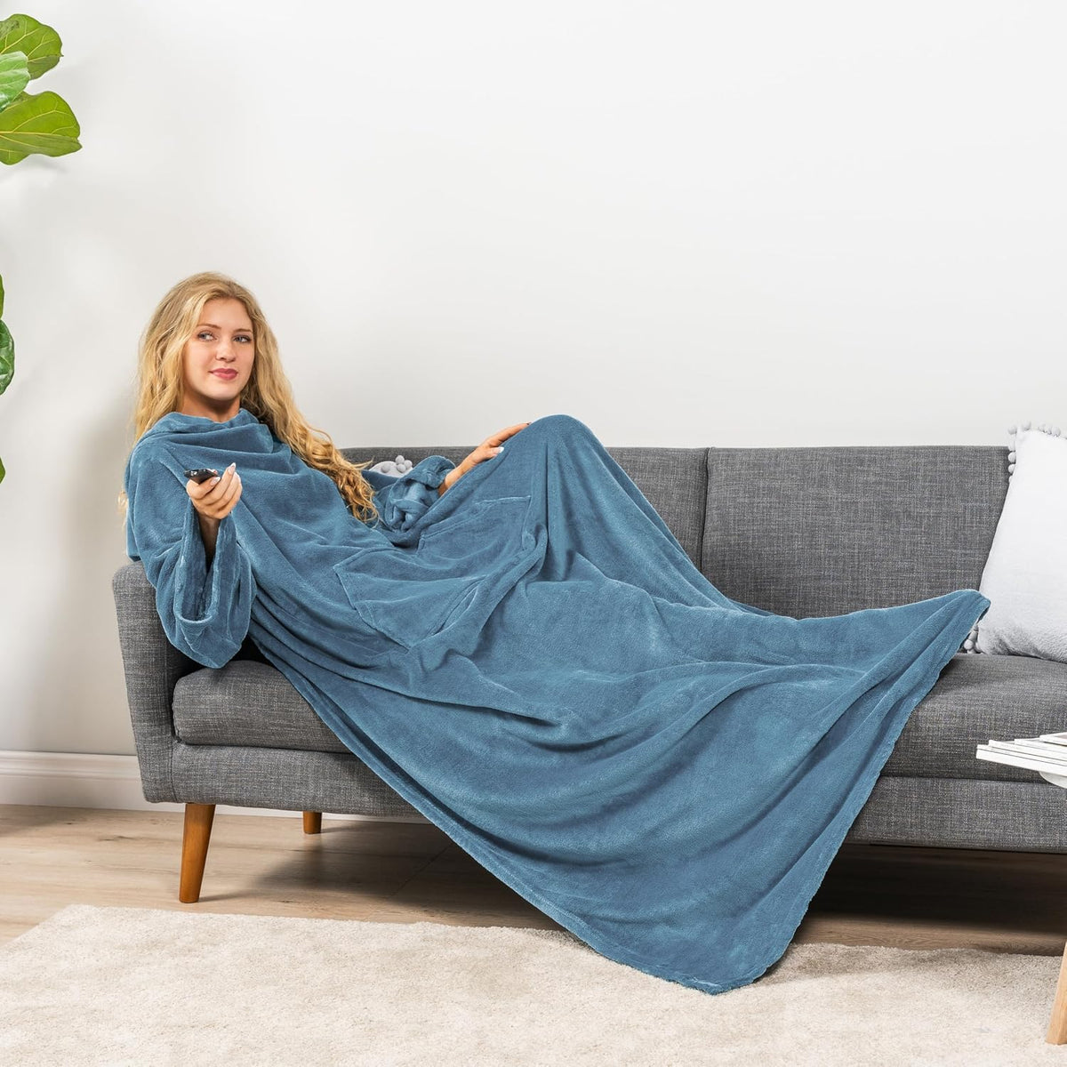 PAVILIA Blanket with Sleeves for Adult Women Men, Soft Warm Wearable Blanket Fleece Wrap Throw, Robe Blanket Gift