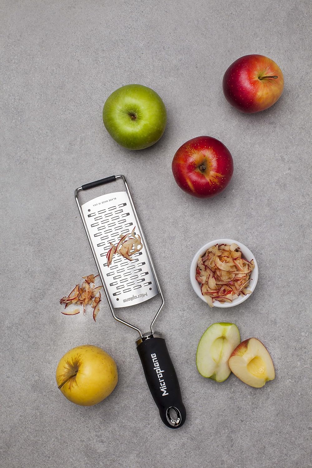 Microplane Gourmet Series Cheese Grater with Soft Touch Handle (Extra Coarse, Black)