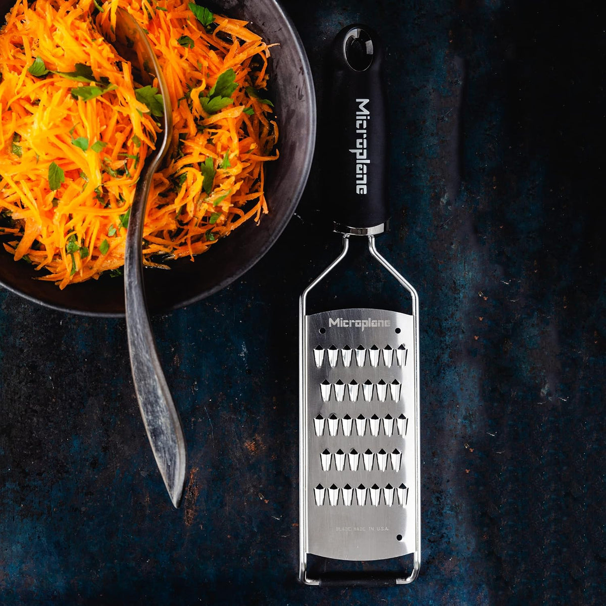 Microplane Gourmet Series Cheese Grater with Soft Touch Handle (Extra Coarse, Black)
